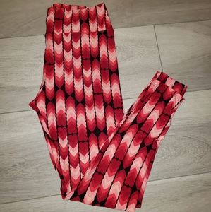 LuLaRoe TC Heart Leggings. Great for Valentine's Day!